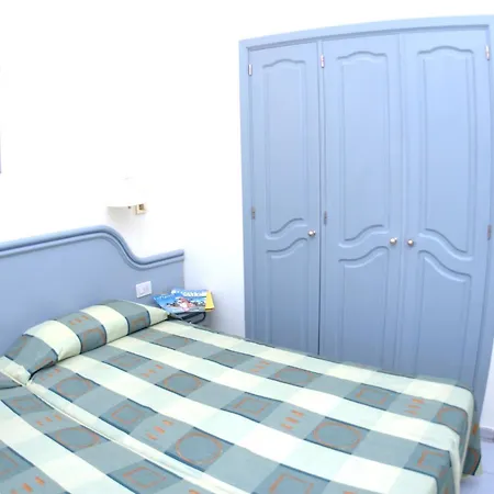 Oasis Club Ξενοδοχείο 2*