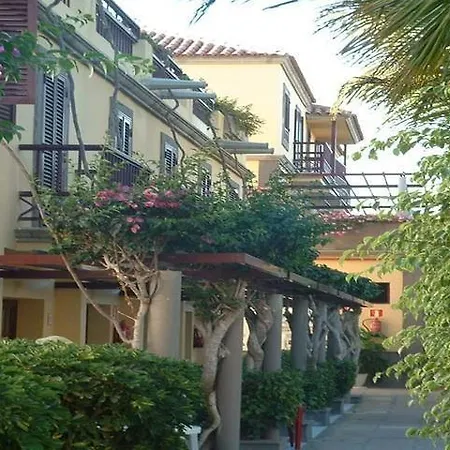 Oasis Club 2*