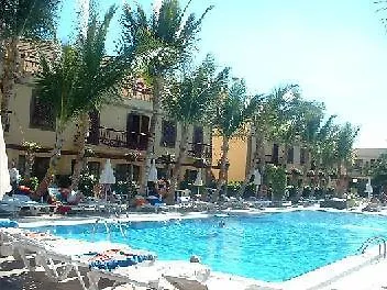 Ξενοδοχείο Oasis Club 2*
